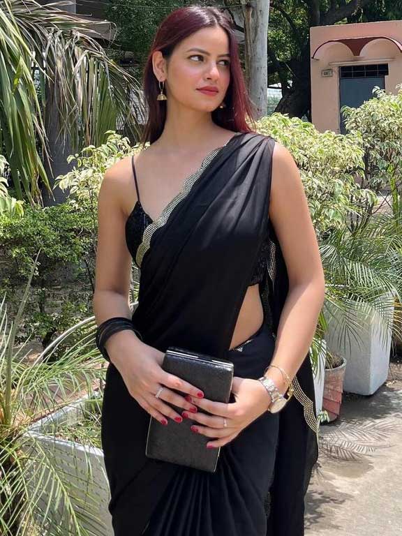 20 year old Call Girl service in Indore